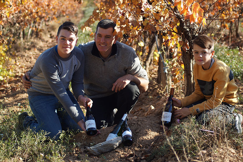La famille Cabrol famille de vignerons passionnés, cultive et vinifie des vins d'exception